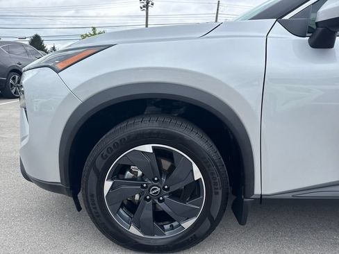 Certified 2024 Nissan Rogue SV w/ SV Premium Package FWD image 10