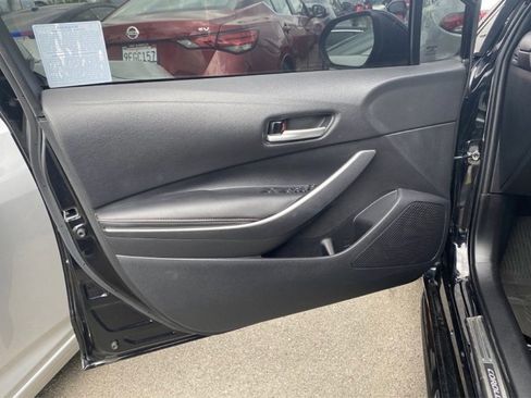 Used 2022 Toyota Corolla SE w/ Carpet Mat Package (TMS) FWD image 2