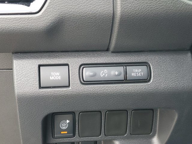 Certified 2025 Nissan Frontier PRO-4X w/ Interior Protection Package AWD/4WD image 8