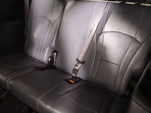 Used 2024 Buick Enclave Essence FWD image 13