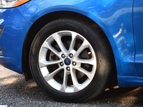 Used 2019 Ford Fusion SE image 12