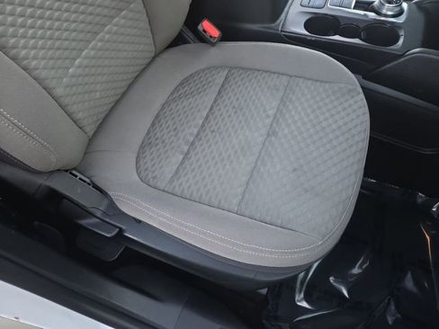 Used 2021 Ford Escape SE w/ SE Sport Appearance Package image 31