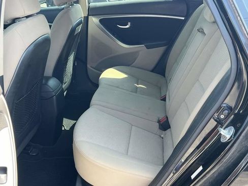 Used 2017 Hyundai Elantra GT FWD image 15