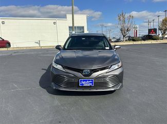 Used 2018 Toyota Camry XLE video 2