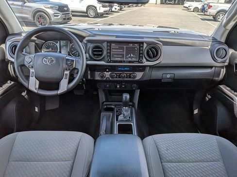 Used 2022 Toyota Tacoma SR5 AWD/4WD image 16
