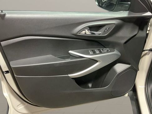 New 2026 Chevrolet Trax RS image 7