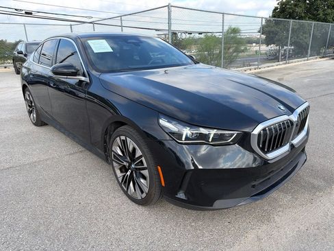 Certified 2026 BMW 530i w/ Premium Package RWD image 4
