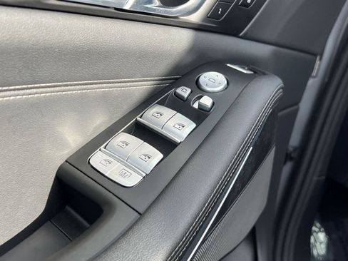 Used 2023 BMW X7 xDrive40i w/ Executive Package image 16