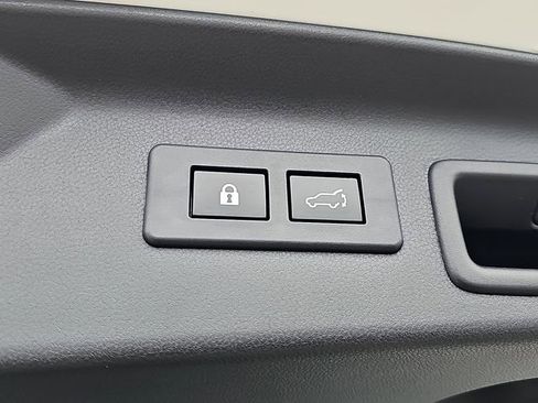 Used 2025 Subaru Forester Limited image 32