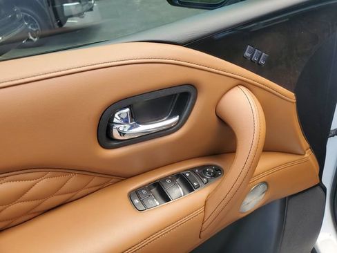 Used 2024 INFINITI QX80 Sensory w/ Cargo Package AWD/4WD image 15