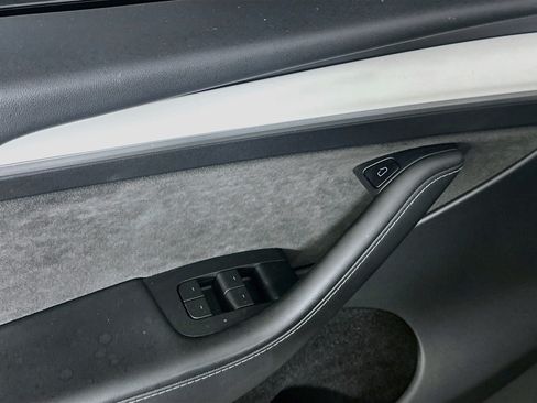 Used 2023 Tesla Model Y Performance AWD/4WD image 15