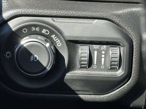 Used 2022 Jeep Wrangler Unlimited Sport w/ Sun And Sound Package AWD/4WD image 26