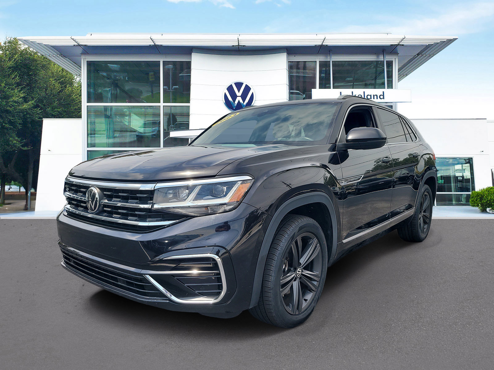 Used 2022 Volkswagen Atlas Cross Sport SEL R-Line AWD/4WD image 2
