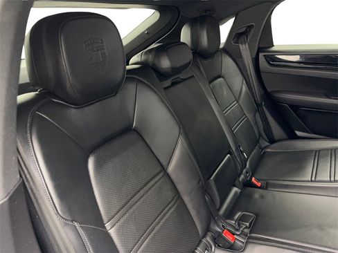 Used 2021 Porsche Cayenne Coupe image 39