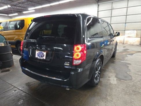 Used 2019 Dodge Grand Caravan GT image 23