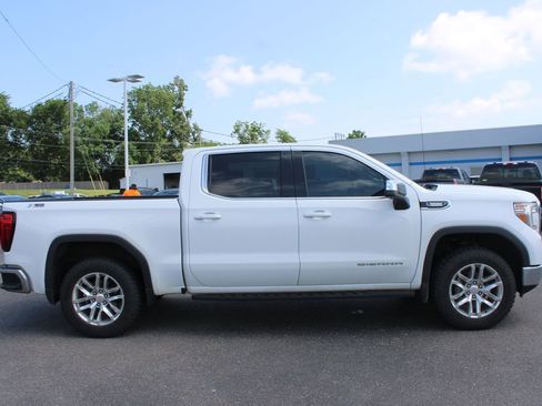 Used 2021 GMC Sierra 1500 SLE w/ X31 Off-Road Package AWD/4WD image 11