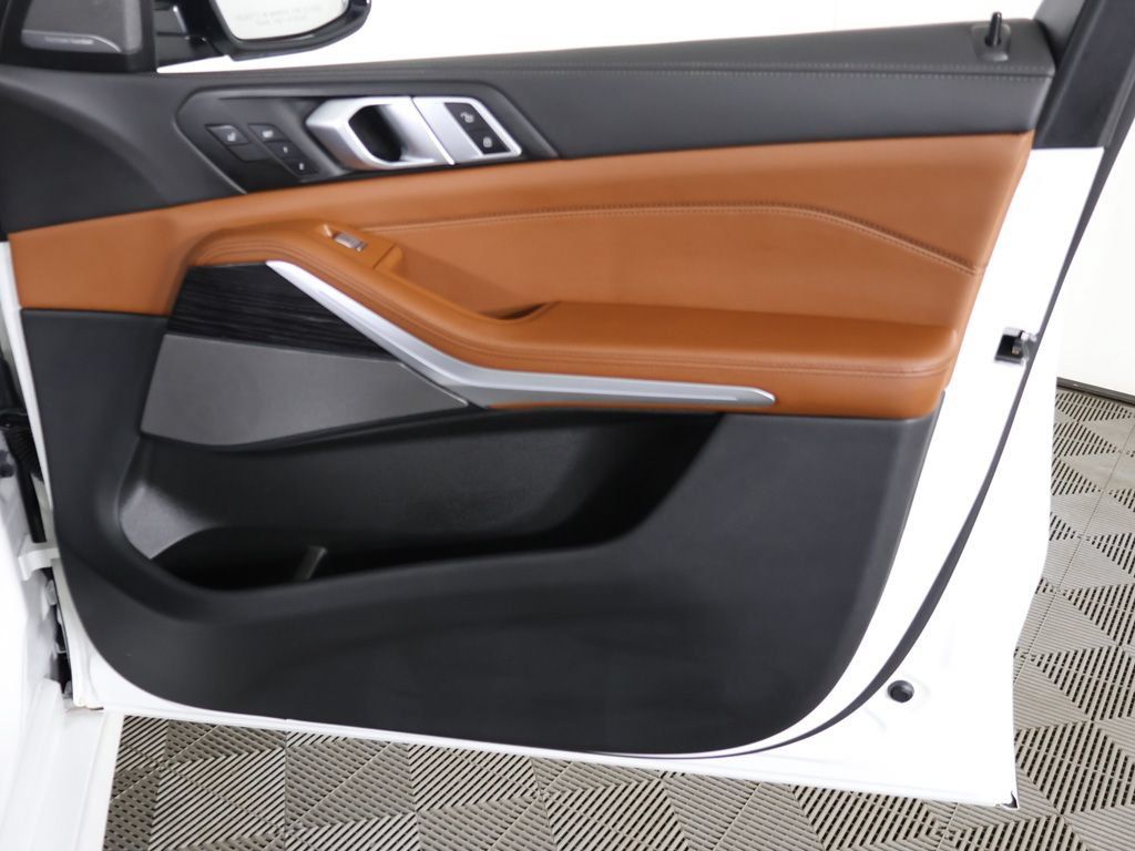 Used 2025 BMW X7 M60i w/ Executive Package AWD/4WD image 30