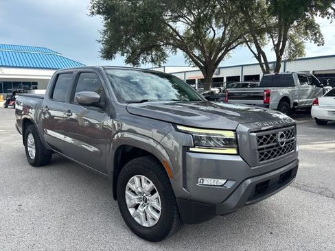 Used 2022 Nissan Frontier SV w/ SV Premium Package RWD image 3