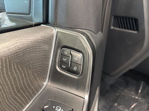 Used 2024 Ford F250 Platinum image 22