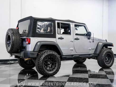 Used 2015 Jeep Wrangler Unlimited Rubicon w/ Connectivity Group image 13