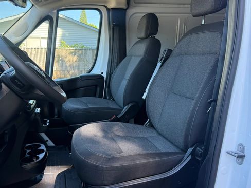 Used 2024 RAM ProMaster 2500 w/ Safety Group FWD image 13