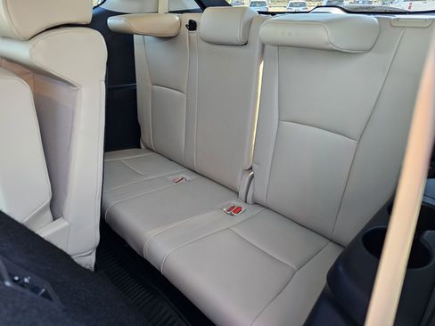 Used 2021 Toyota Highlander XLE image 35