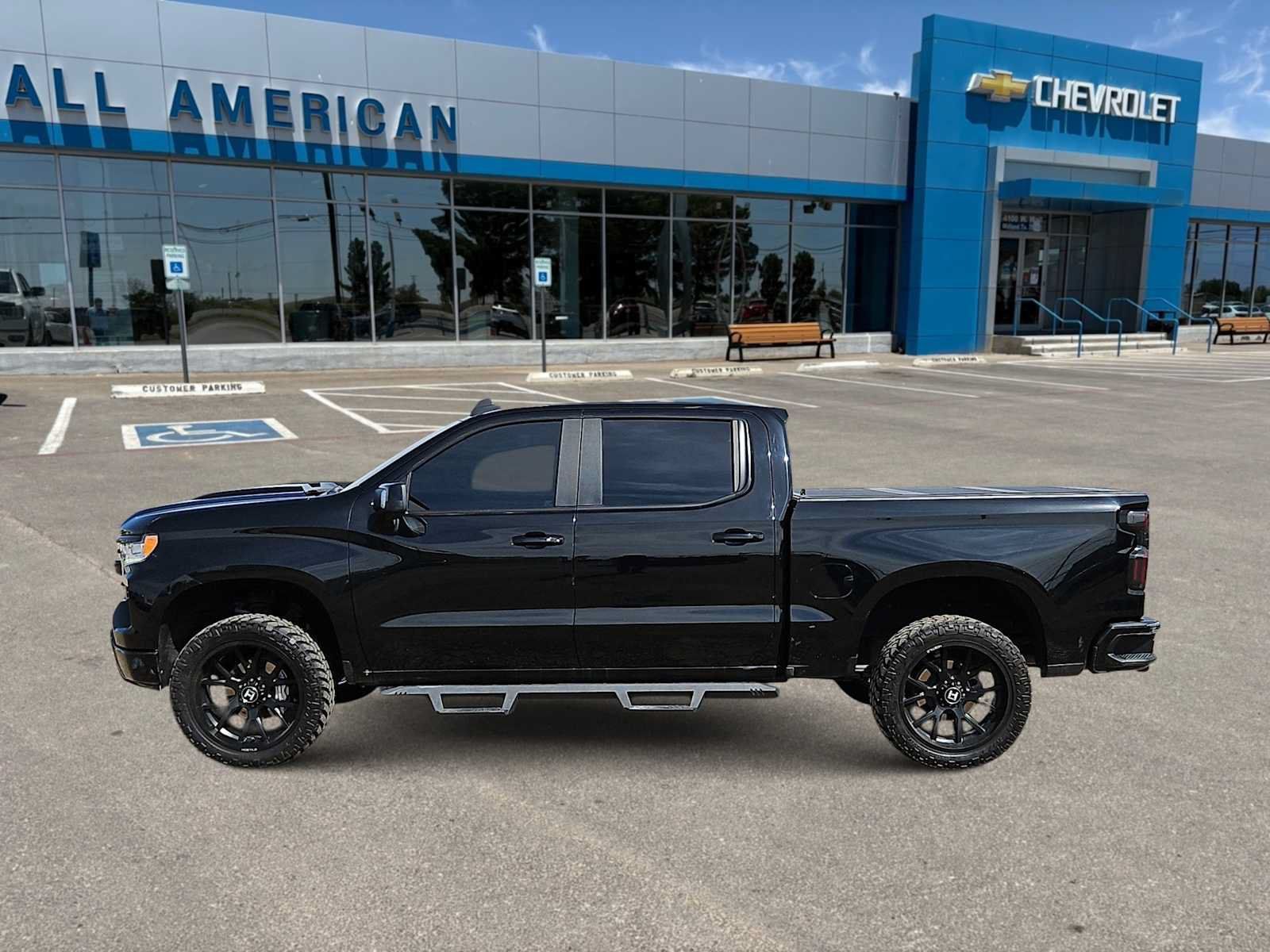 Used 2022 Chevrolet Silverado 1500 LT Trail Boss w/ LT Trail Boss Premium Package AWD/4WD image 5
