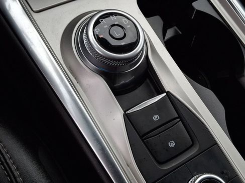 Used 2022 Ford Explorer XLT w/ Equipment Group 202A image 16