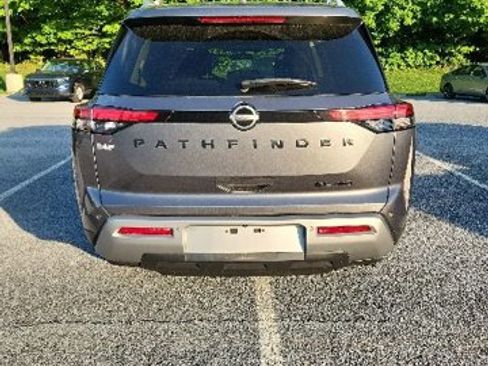 Used 2023 Nissan Pathfinder SL w/ Lighting Package (N92) AWD/4WD image 4