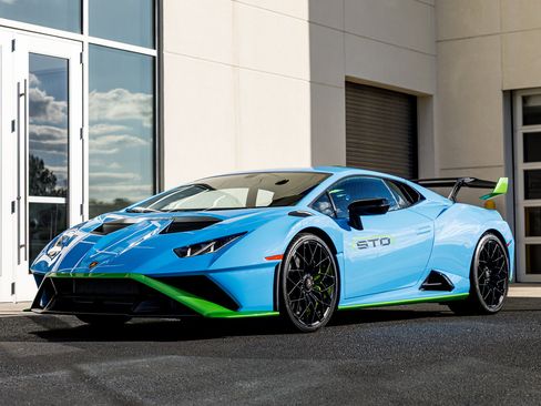 Used 2023 Lamborghini Huracan STO image 8
