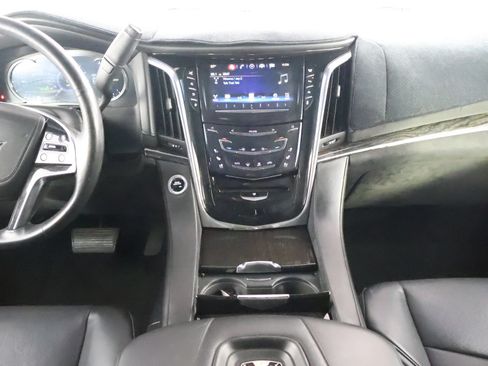 Used 2016 Cadillac Escalade Platinum AWD/4WD image 26