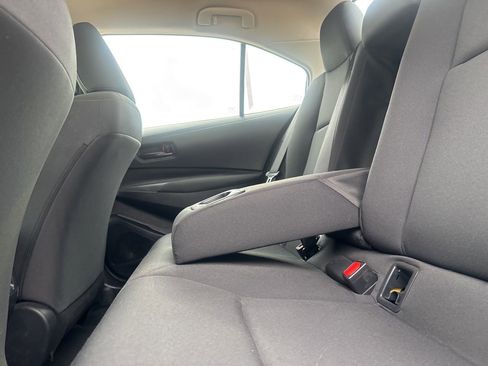 Used 2025 Toyota Corolla LE image 32