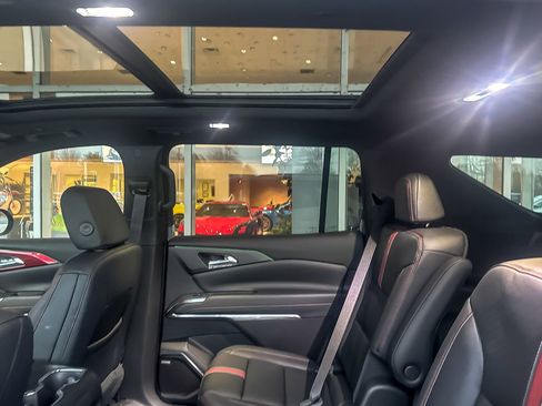 New 2026 Chevrolet Traverse RS image 12