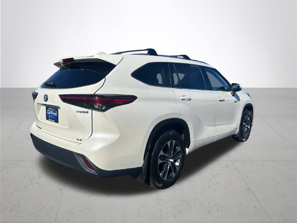 Used 2021 Toyota Highlander XLE AWD/4WD image 7