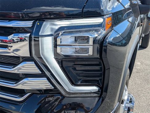 Certified 2024 Chevrolet Silverado 3500 High Country w/ High Country Premium Package image 10