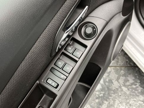 Used 2016 Chevrolet Cruze LTZ w/ Sun, Sound and Sport Package FWD image 8