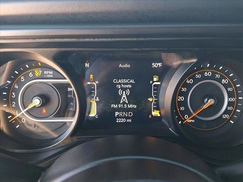 Used 2025 Jeep Gladiator Mojave AWD/4WD image 11