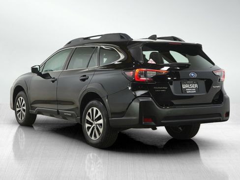 Used 2023 Subaru Outback Premium AWD/4WD image 3