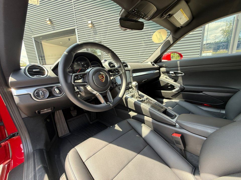 Certified 2025 Porsche 718 Cayman RWD image 4