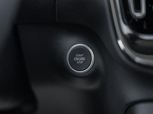 New 2026 Volvo XC40 B5 Plus w/ Protection Package Premier image 29