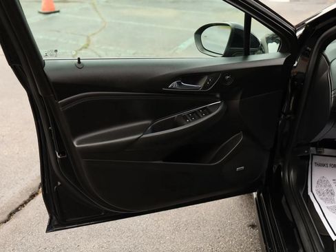 Used 2017 Chevrolet Cruze Premier FWD image 9