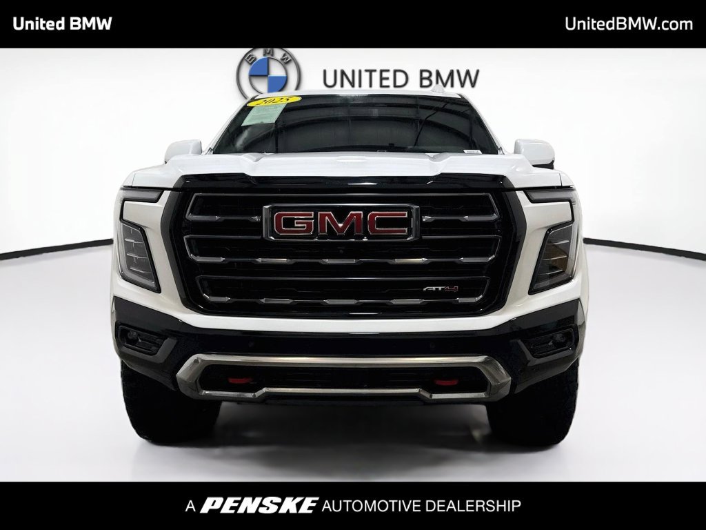 Used 2025 GMC Yukon AT4 AWD/4WD image 2