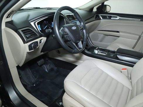 Used 2020 Ford Fusion SEL image 17