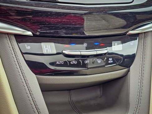 Used 2021 Cadillac XT6 Premium Luxury w/ LPO, Floor Liner Package image 28