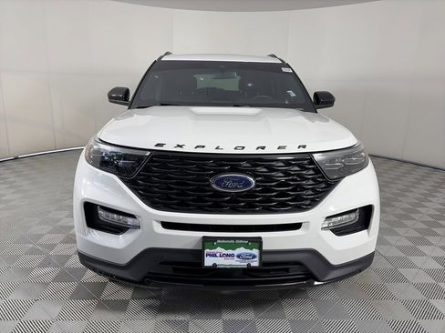 Used 2023 Ford Explorer ST-Line w/ Class IV Trailer Tow Package image 2