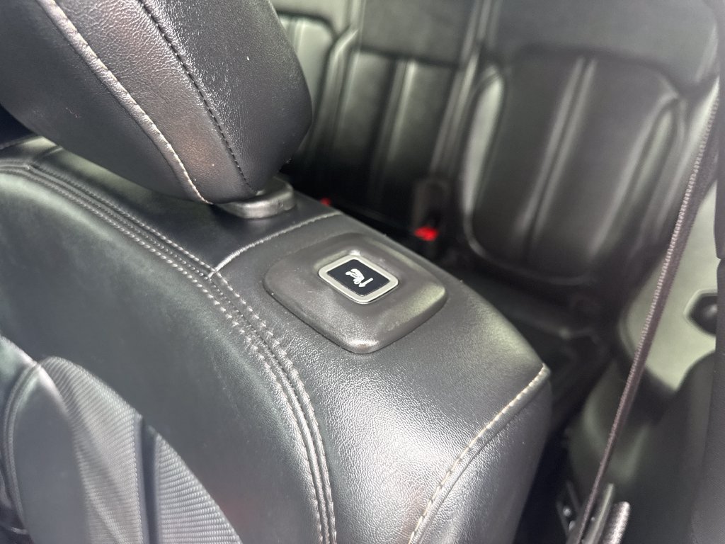 Used 2024 Jeep Wagoneer L Series II w/ Flexible Seating Group AWD/4WD image 18