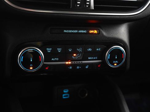 Used 2022 Ford Escape Titanium image 22