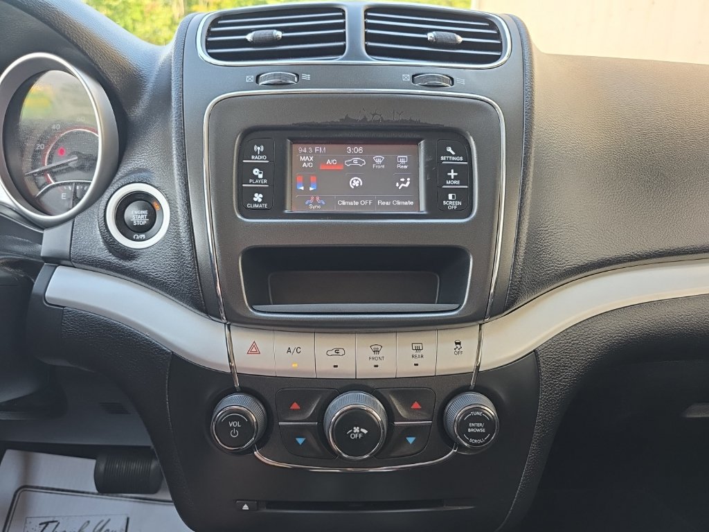 Used 2020 Dodge Journey SE w/ SE Popular Equipment Group FWD image 17