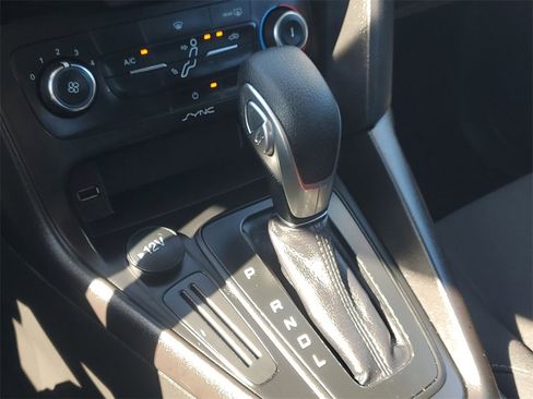 Used 2018 Ford Focus SE image 28