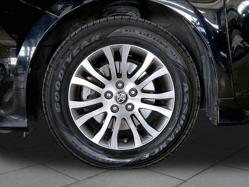 Used 2020 Toyota Sienna XLE FWD image 10